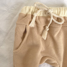 Load image into Gallery viewer, Heritage Reverse French Terry Pants - Buff
