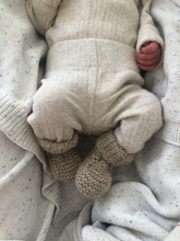 Load image into Gallery viewer, Heirloom Sprinkle Knit Blanket - Cloud
